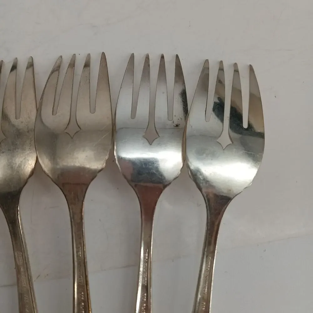 6X SF Vtg Oneida Community Bridal Wreath Silver Plate Salad Forks Silverplate